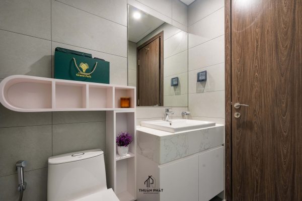 thi cong cai tao MsHuong 105m VinhomeBE phong toilet 1 1 scaled